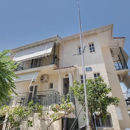 M6 Apartment Nikiana